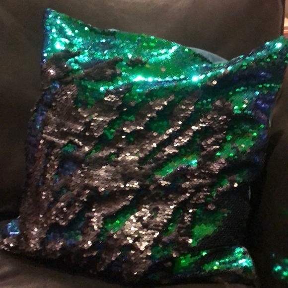 2 color change Sequin Pillow Cases NWOTS - Picture 3 of 10